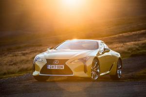 Lexus LC500 2017 года (UK)